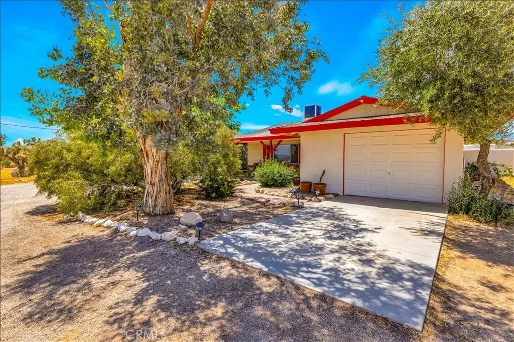 4816 Terry Lane, Yucca Valley, CA — listing photo 1