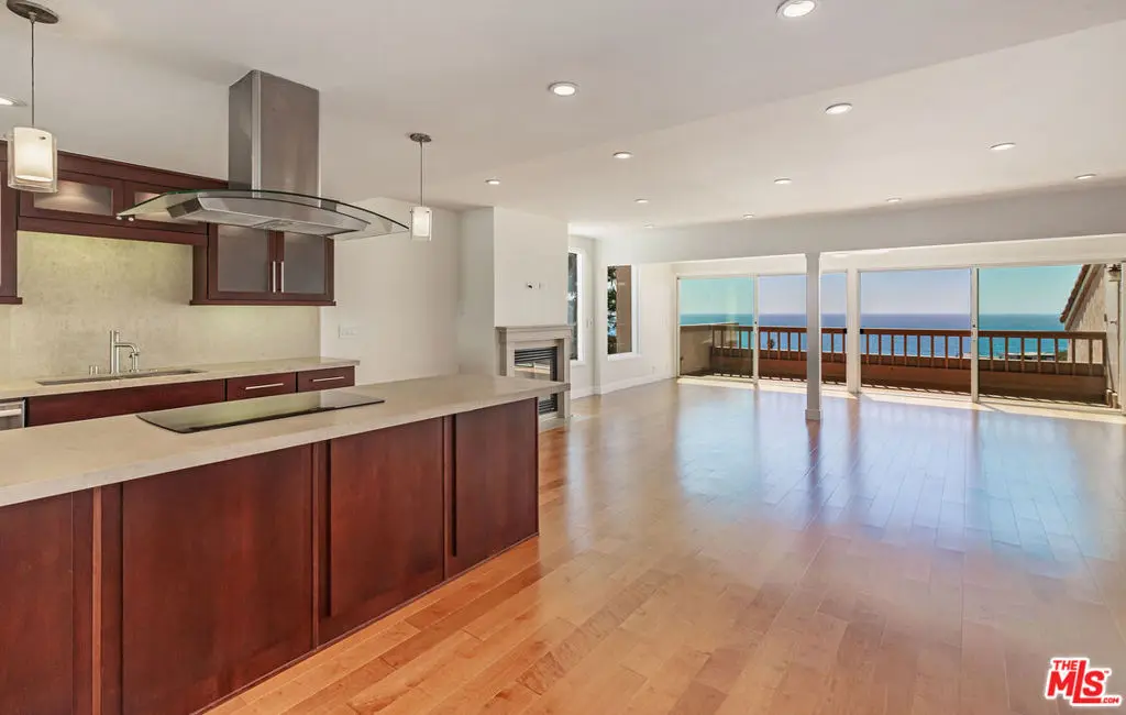 23914 De Ville Way D, Malibu, CA — listing photo 1