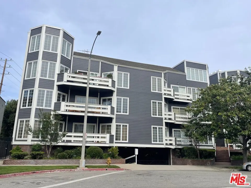 Condominium for sale at 1840 Veteran Avenue 106, Los Angeles, CA featuring 2 beds and 3 baths