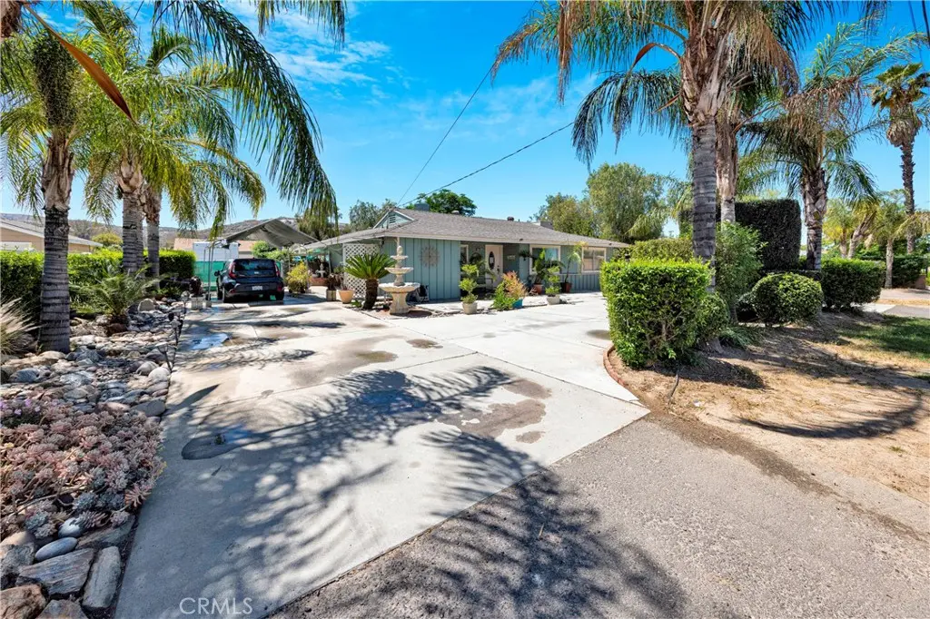 Single Family Residence for sale at 41105 Stetson, Hemet, CA featuring 4 beds and 2 baths