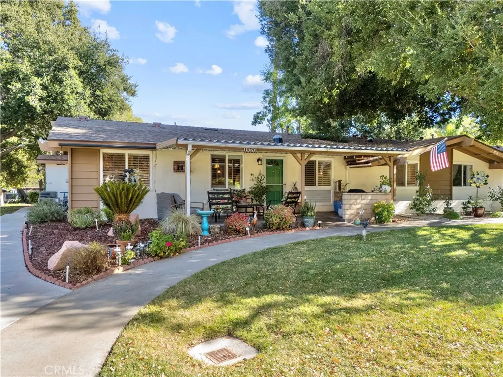 19348 Avenue Of The Oaks, Newhall, CA — listing photo 1