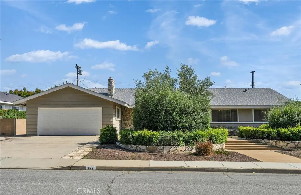 888 Syracuse, Claremont, CA — listing photo 1