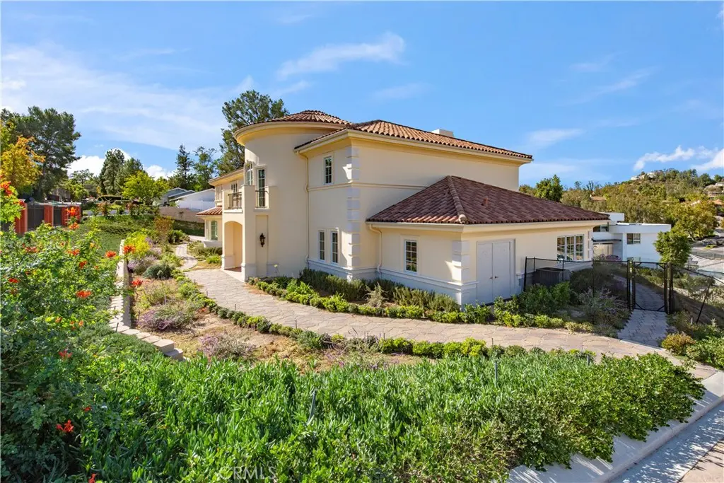 Residential Lease for rent at 1578 Jade Street, North Tustin, Orange County, CA featuring 6 beds and 7 baths