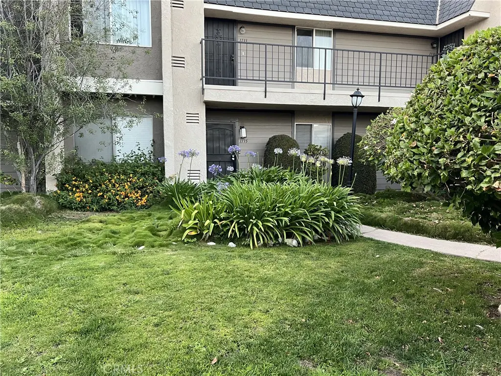 Condominium for sale at 1135 Rosecrans, Fullerton, CA featuring 2 beds and 2 baths
