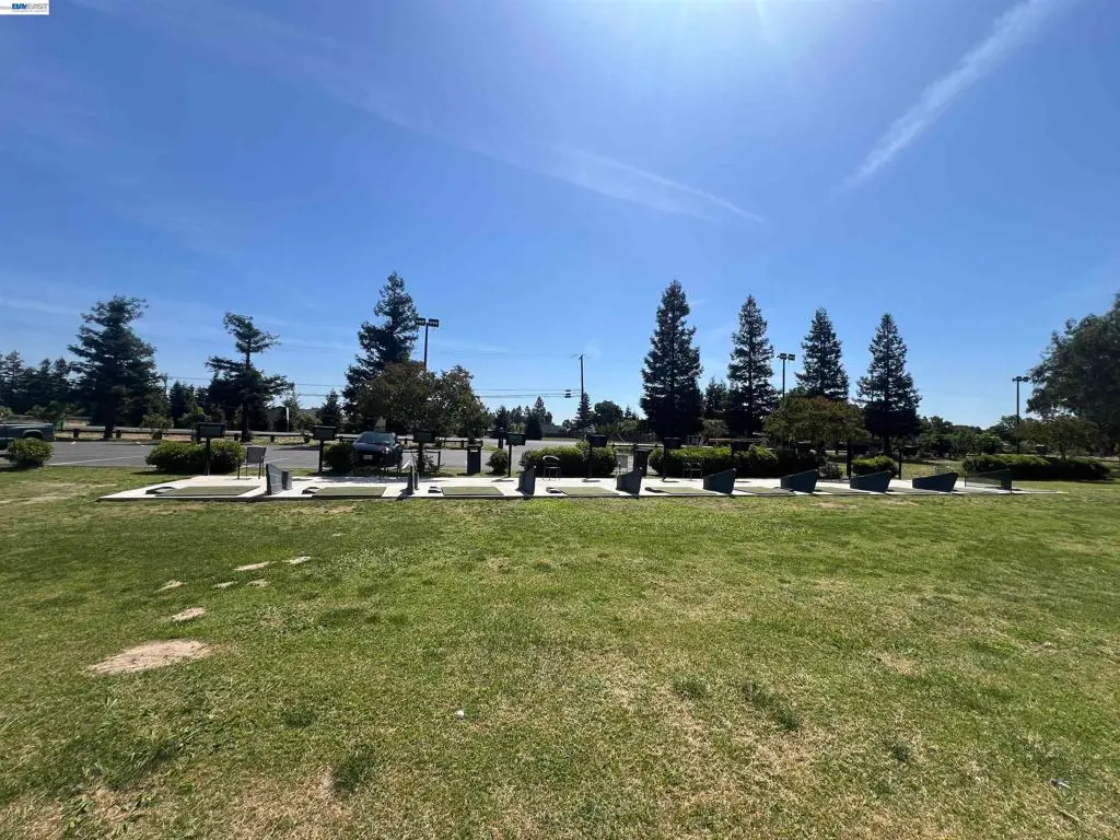 Single Family Residence for sale at 17051 Escalon Bellota Rd, Escalon, CA featuring 2 beds and 1 bath
