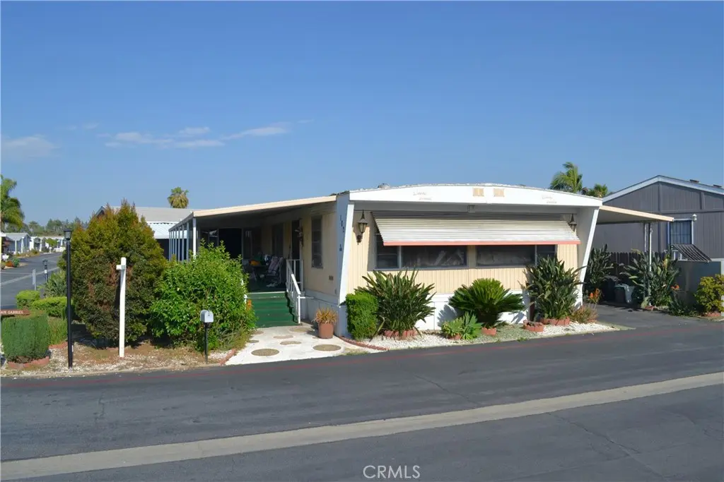 1630 S Barranca Avenue 102, Glendora, CA — listing photo 1