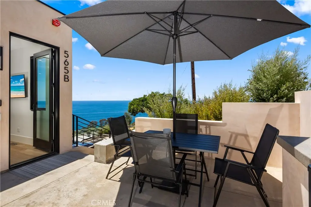 Single Family Residence for rent at 565 B Fern Street B, Laguna Beach, CA featuring 2 beds and 1 bath