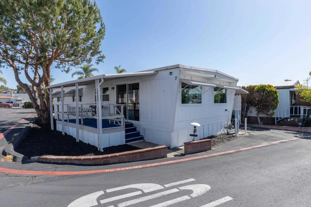 1515 Capalina Road 7, San Marcos, CA — listing photo 1
