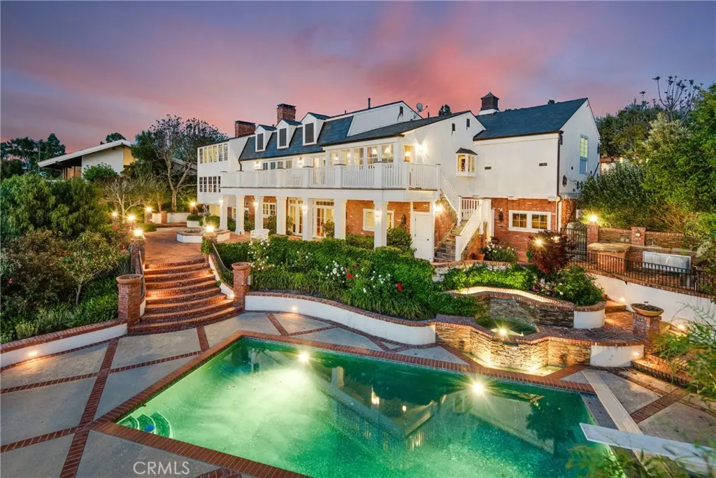 Single Family Residence for rent at 1409 Via Arco, Palos Verdes Estates, CA featuring 5 beds and 7 baths