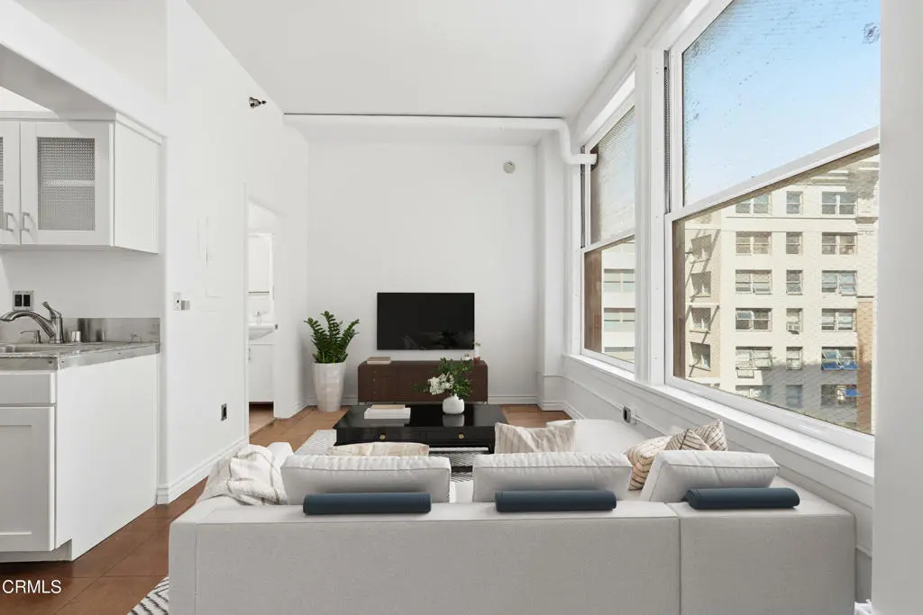 Condominium for sale at 215 W 7th Street 1003, Los Angeles, CA and 1 bath