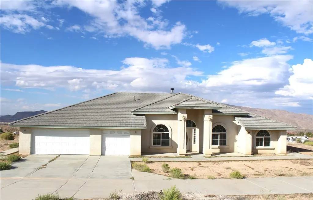 26180 Horizon Street, Apple Valley, CA — listing photo 1