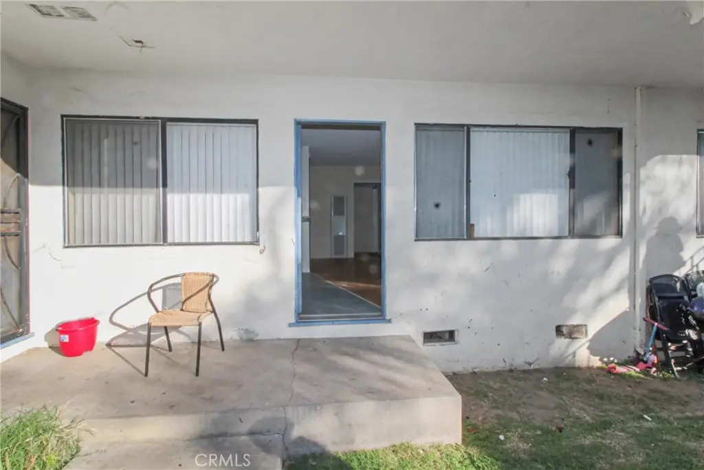 Residential Lease for rent at 13609 Van Ness Avenue 2, Gardena, Los Angeles County, CA featuring 2 beds and 1 bath