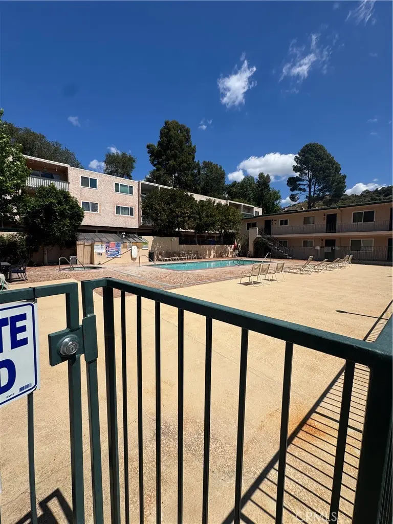 Residential Lease for rent at 2940 N Verdugo unit 206, Glendale, Los Angeles County, CA featuring 2 beds and 2 baths
