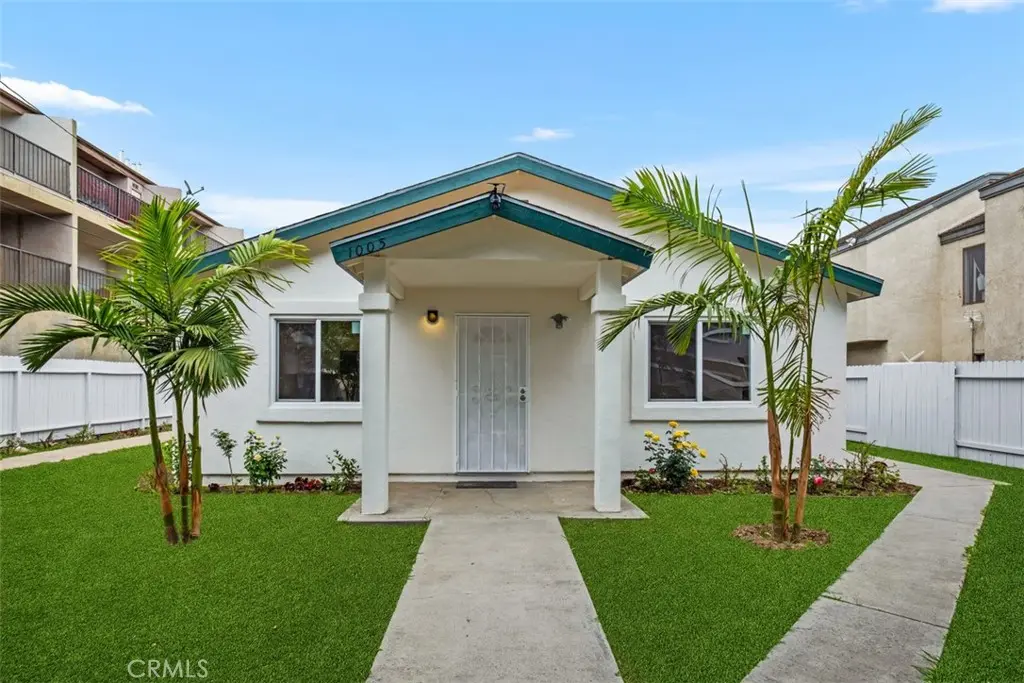 Residential Lease for rent at 1009 N N Parton, Santa Ana, Orange County, CA featuring 2 beds and 1 bath