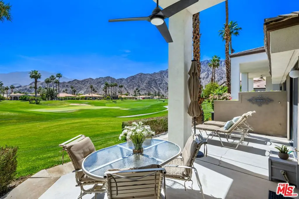 Residential Lease for rent at 54137 Oak, La Quinta, Riverside County, CA featuring 2 beds and 2 baths