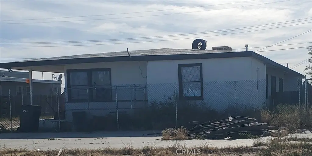 13201 Davenport, Edwards, CA — listing photo 1