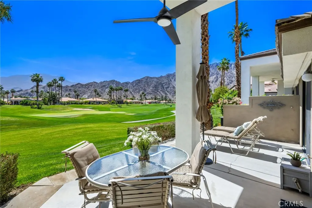 Residential Lease for rent at 54137 Oak Hill, La Quinta, Riverside County, CA featuring 2 beds and 2 baths