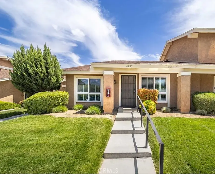 Residential Lease for rent at 44150 30th W, Lancaster, Los Angeles County, CA featuring 3 beds and 2 baths