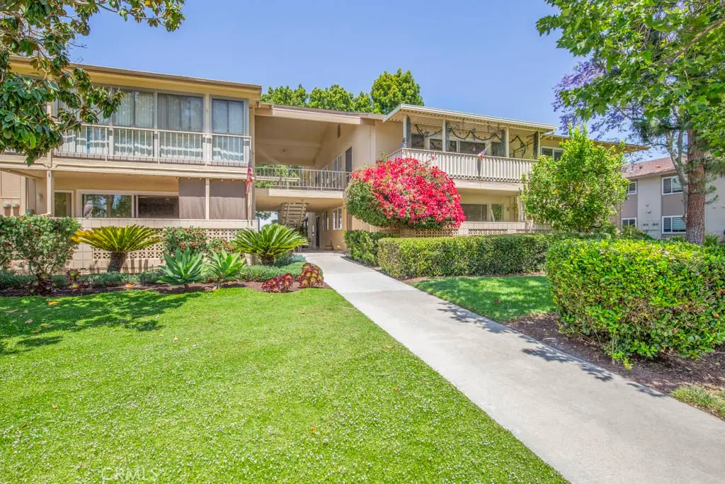 40 Calle Aragon T, Laguna Woods, CA — listing photo 1