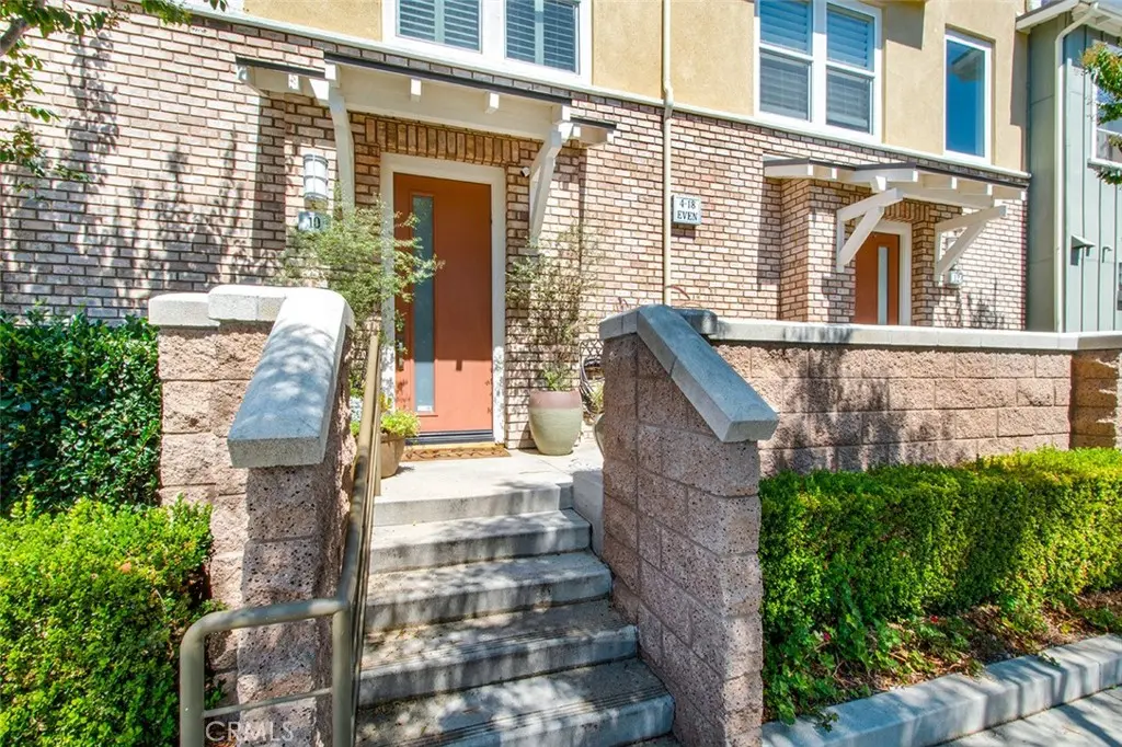 Residential Lease for rent at 10 Brownstone Way, Aliso Viejo, Orange County, CA featuring 3 beds and 3 baths