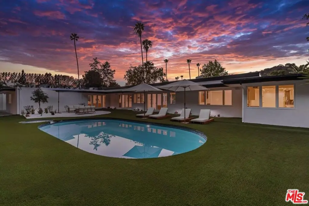 Residential Lease for rent at 502 Evelyn Place, Beverly Hills, Los Angeles County, CA featuring 6 beds and 6 baths