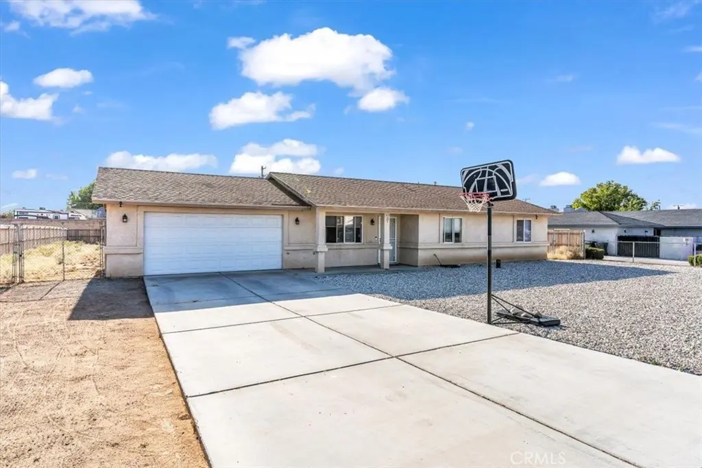 13146 Mohawk, Apple Valley, CA — listing photo 1