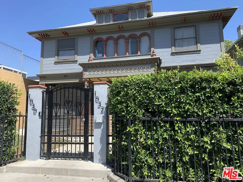 Residential Lease for rent at 1030 S Burlington Avenue 1030 1/2, Los Angeles, Los Angeles County, CA featuring 1 bed and 1 bath