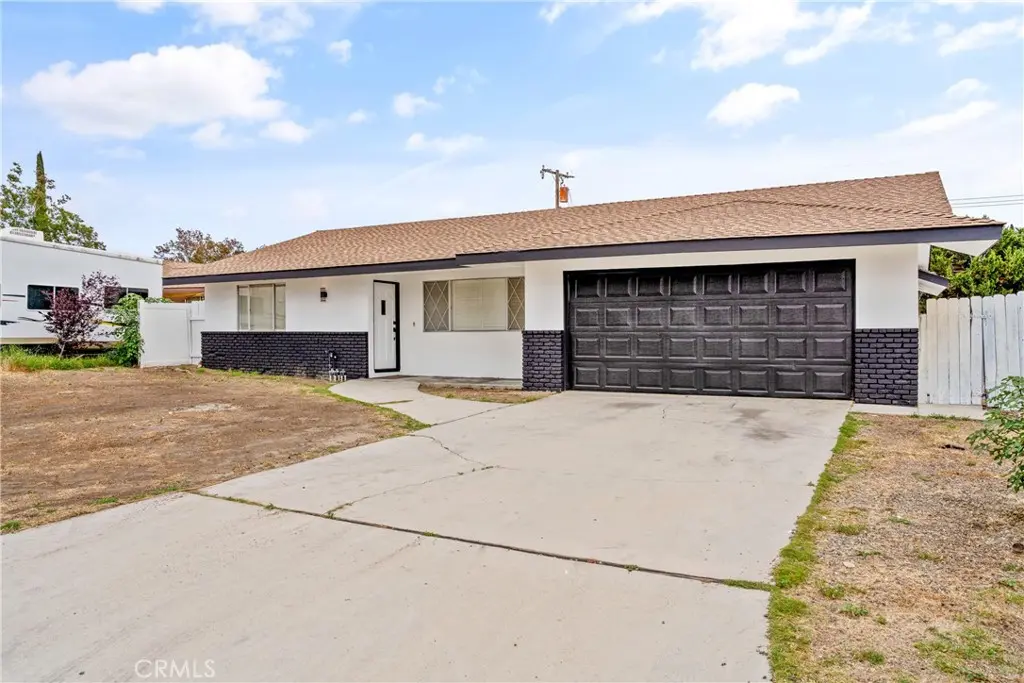 Single Family Residence for sale at 41179 Collegian Way, Hemet, CA featuring 4 beds and 2 baths