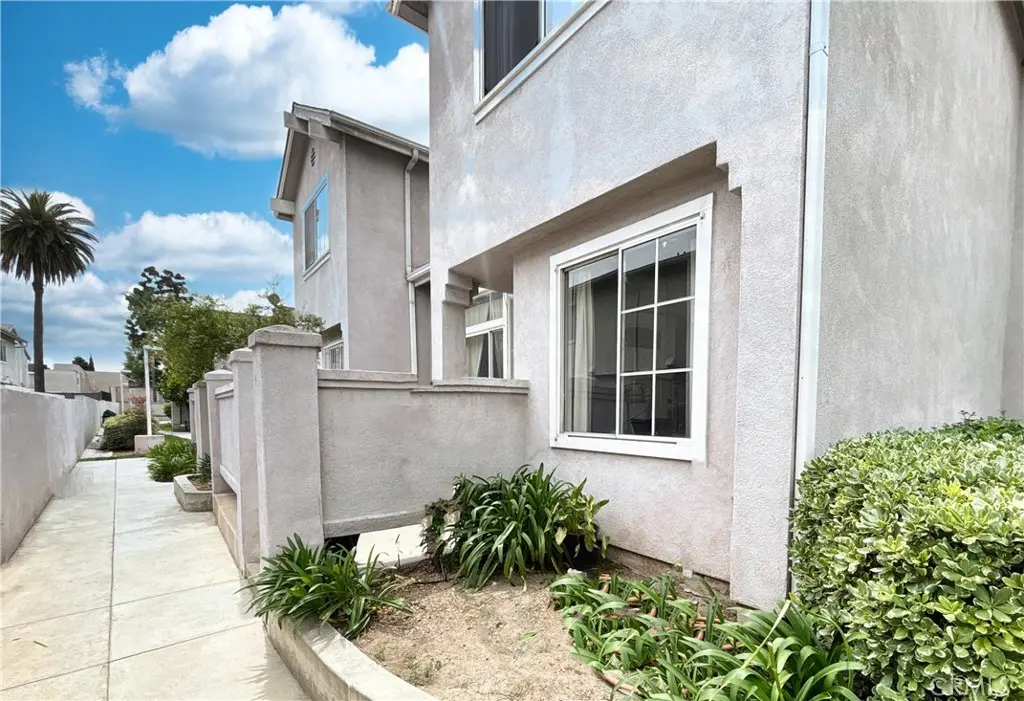 Condominium for sale at 820 W Compton 16, Compton, CA featuring 3 beds and 3 baths
