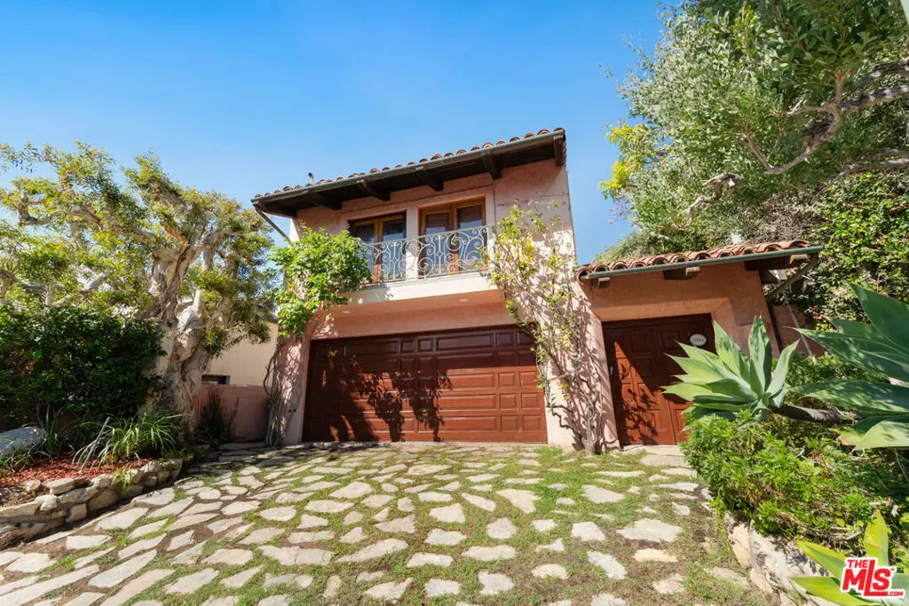 Residential Lease for rent at 23351 Malibu Colony Road 108a, Malibu, Los Angeles County, CA featuring 4 beds and 4 baths