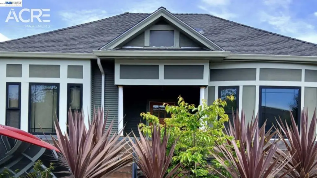 Single Family Residence for sale at 3714 E 12th Street, Oakland, CA featuring 3 beds and 2 baths