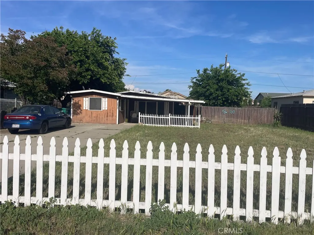 2432 Meadowbrook, Merced, CA — listing photo 1