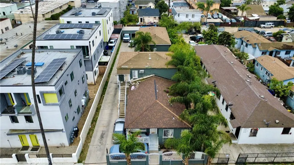 Apartment for sale at 840 W 81st, Los Angeles, CA