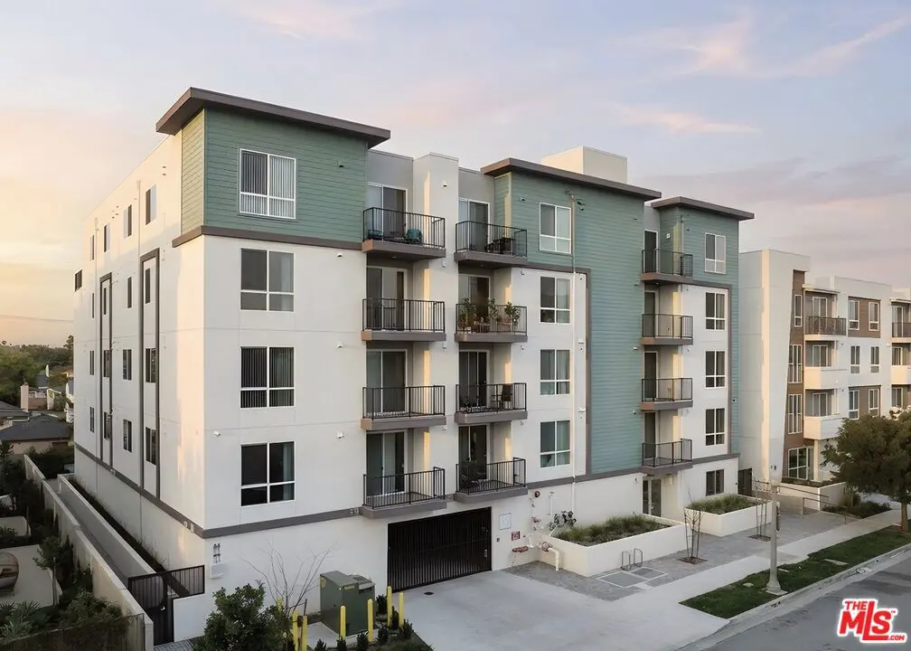 Residential Income for sale at 3518 Chesapeake Avenue, Los Angeles, CA featuring 38 beds and 47 baths