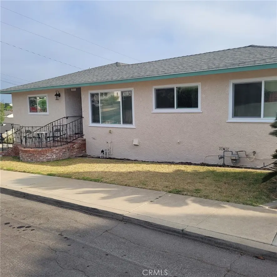 203 E Sycamore Avenue, El Segundo, CA — listing photo 1