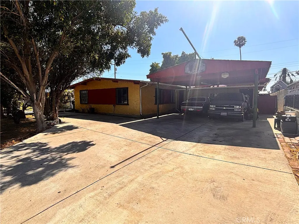 Duplex for sale at 5703 N Rockvale, Azusa, CA featuring 5 beds and 3 baths