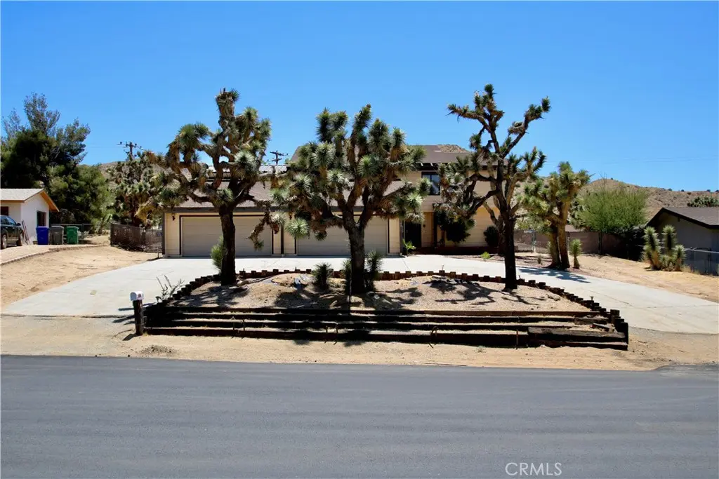 56563 Golden Bee, Yucca Valley, CA — listing photo 1