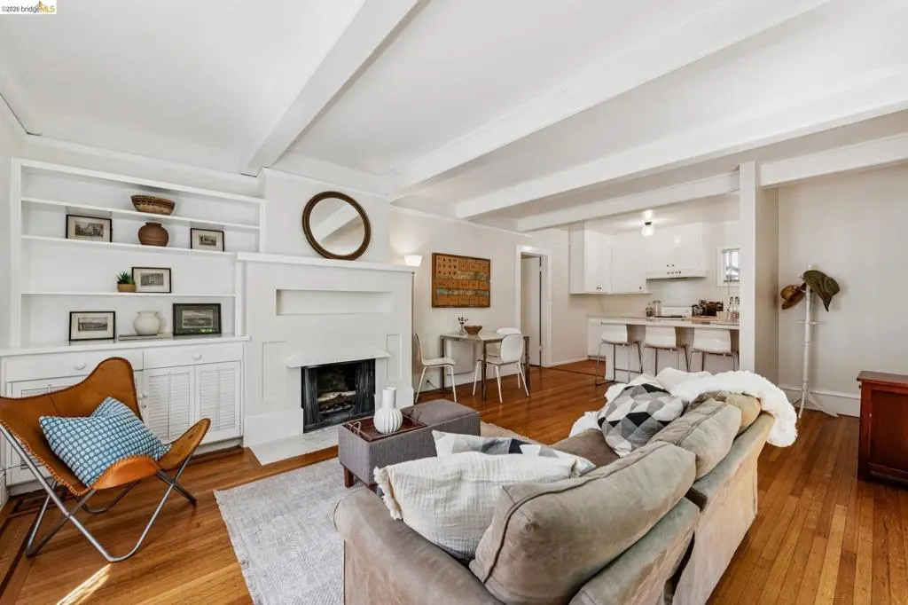 Condominium for sale at 2638 Warring St A, Berkeley, CA featuring 1 bed and 1 bath