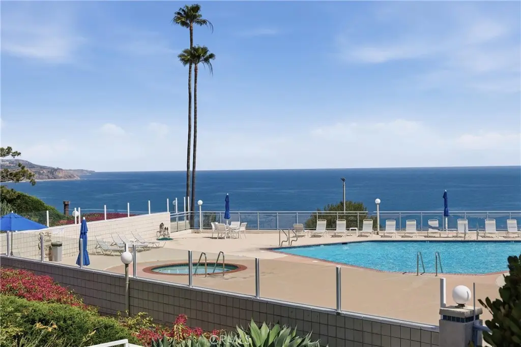 32653 Seagate 303C, Rancho Palos Verdes, CA — listing photo 1