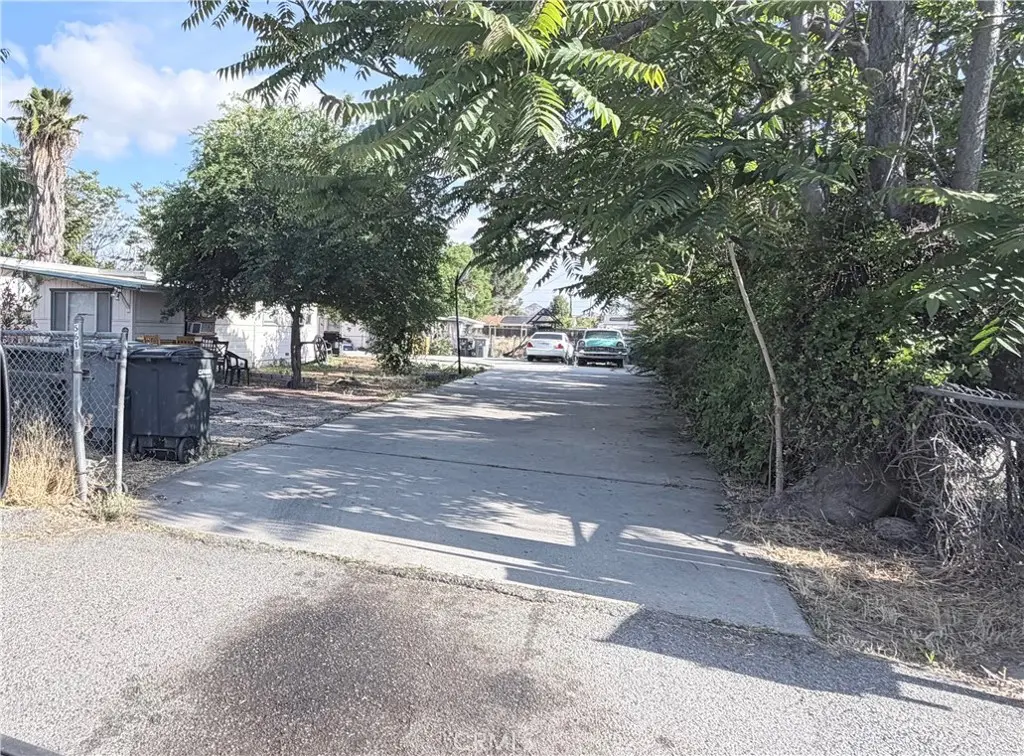 Mixed Use for sale at 581 E Menlo, Hemet, CA