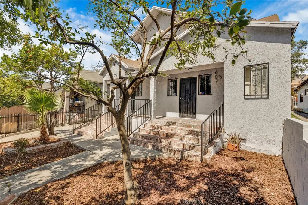 Apartment for sale at 605 N St Louis, Los Angeles, CA