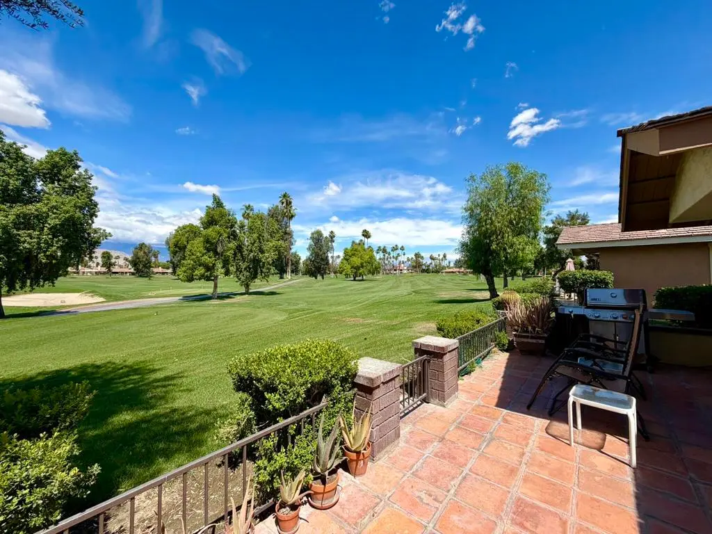 Residential Lease for rent at 345 Gran Via, Palm Desert, Riverside County, CA featuring 2 beds and 2 baths