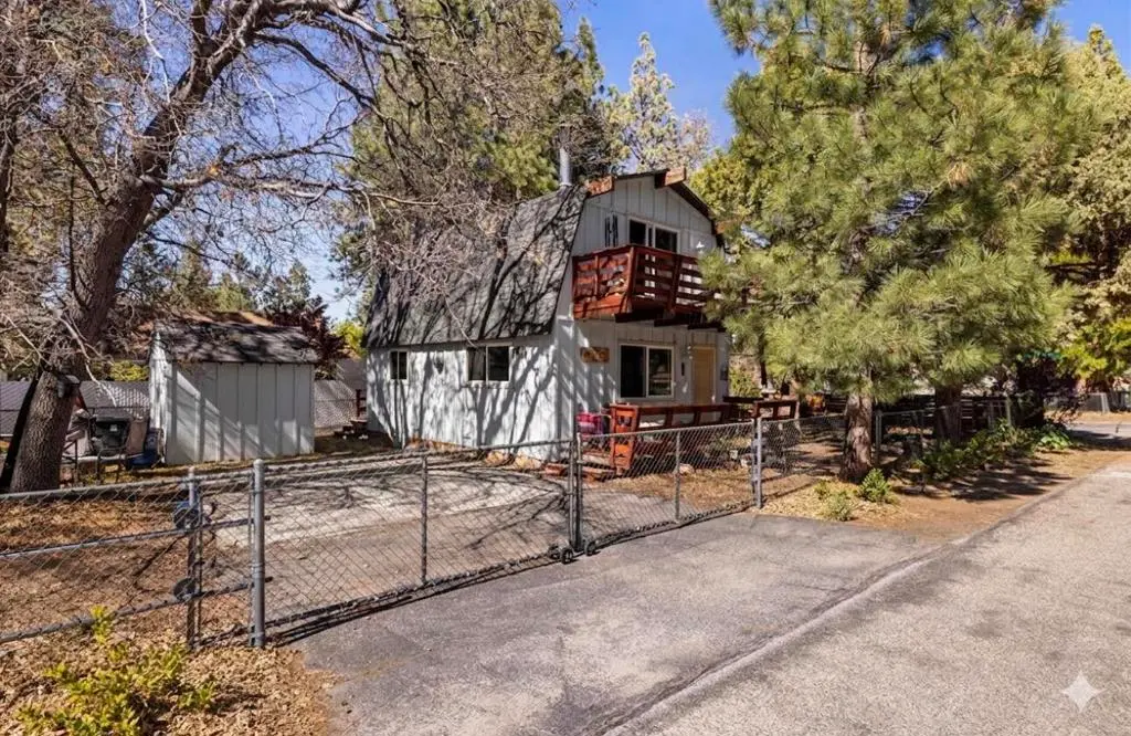 566 Santa Barbara Avenue, Sugarloaf, CA — listing photo 1