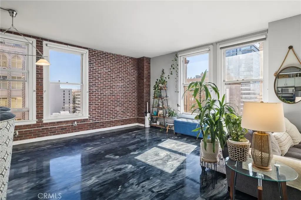 Condominium for sale at 215 W 7th Street 1008, Los Angeles, CA featuring 1 bed and 1 bath