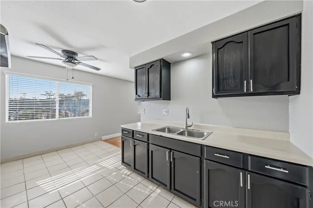 Residential Lease for rent at 1308 E Oaks Street D, Compton, Los Angeles County, CA featuring 3 beds and 2 baths