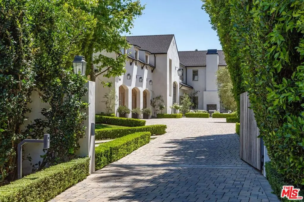 Single Family Residence for sale at 11951 Pinnacle Place, Beverly Hills, CA featuring 6 beds and 9 baths
