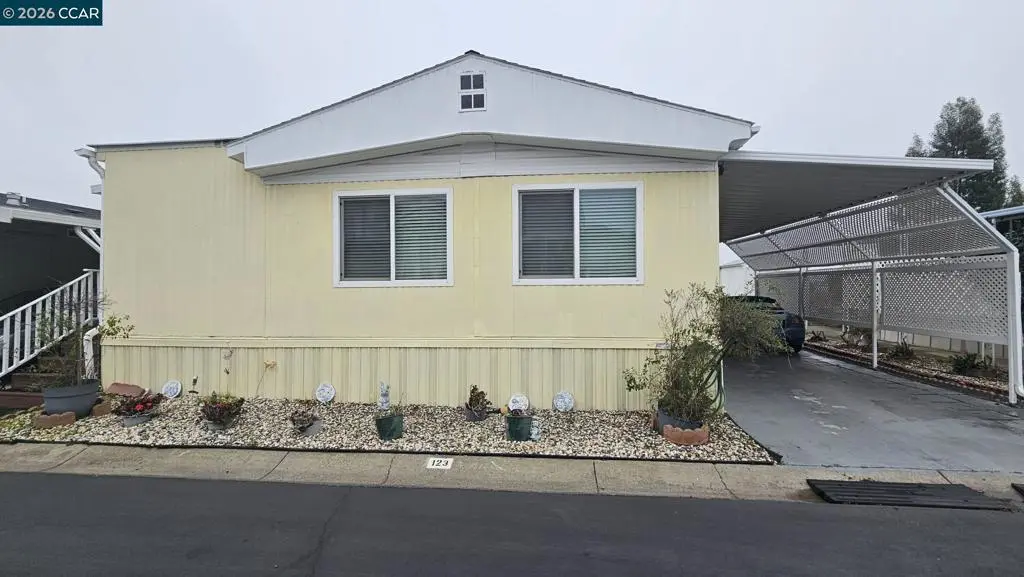Manufactured In Park for sale at 123 Zartop, Oakley, CA featuring 2 beds and 2 baths
