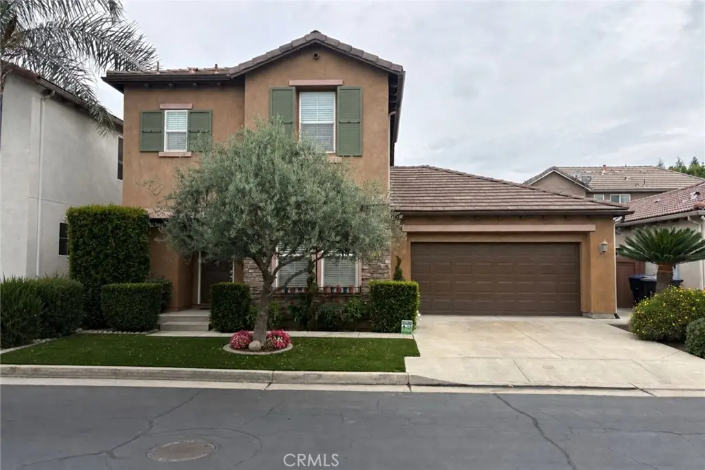 Single Family Residence for sale at 5118 Arezzo, Visalia, CA featuring 3 beds and 3 baths