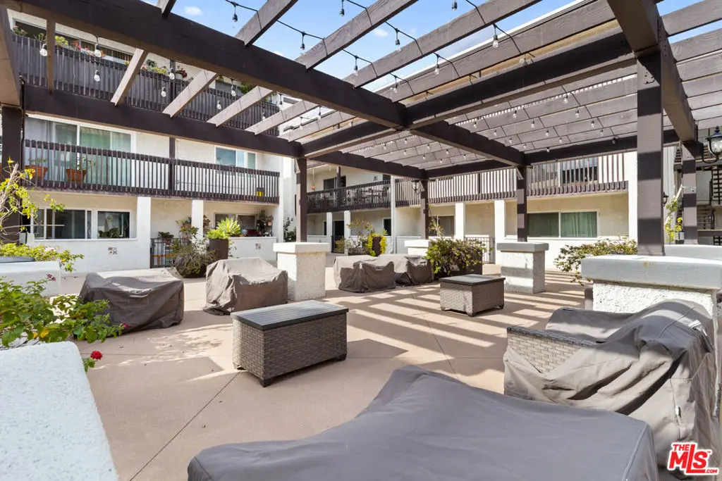 5334 Lindley Avenue 340, Encino, CA — listing photo 1