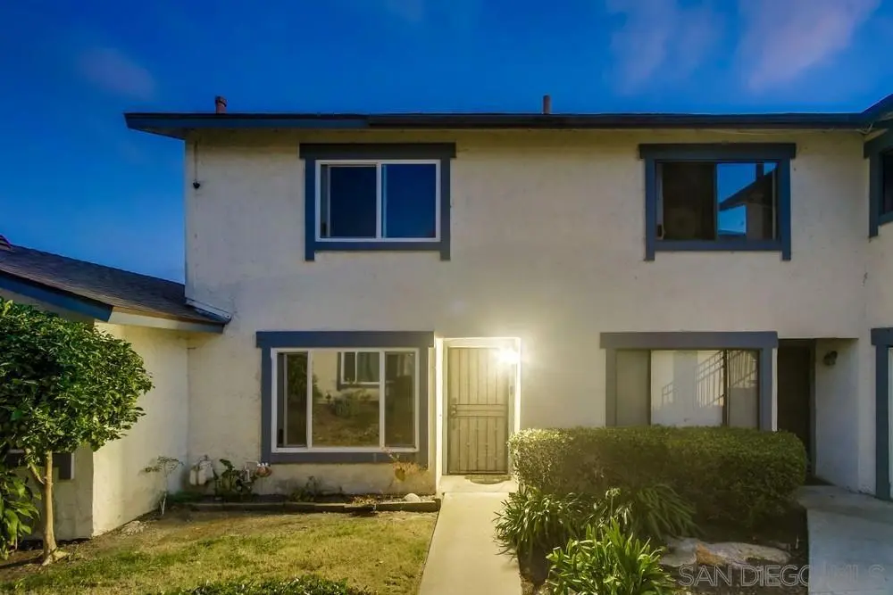 Condominium for sale at 3433 Los Mochis Way, Oceanside, CA featuring 2 beds and 1 bath
